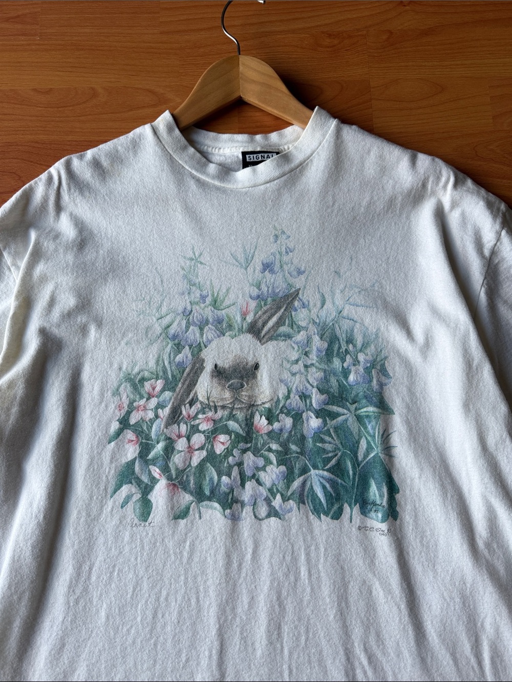 Vintage Signal Sports Short Sleeve Tee Floral Rabbit Bunny Graphic Size XL